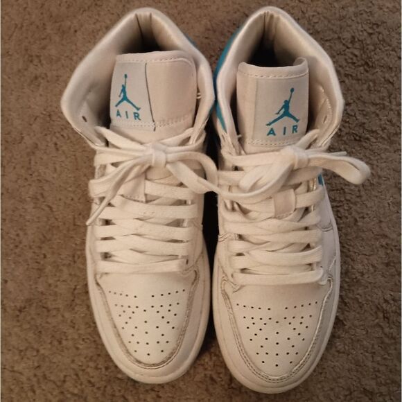 Air Jordan 1 Mid UNC BQ6472-114 White & Blue Sneakers Women’s Sz 5.5 PRE-OWNED - Picture 2 of 6